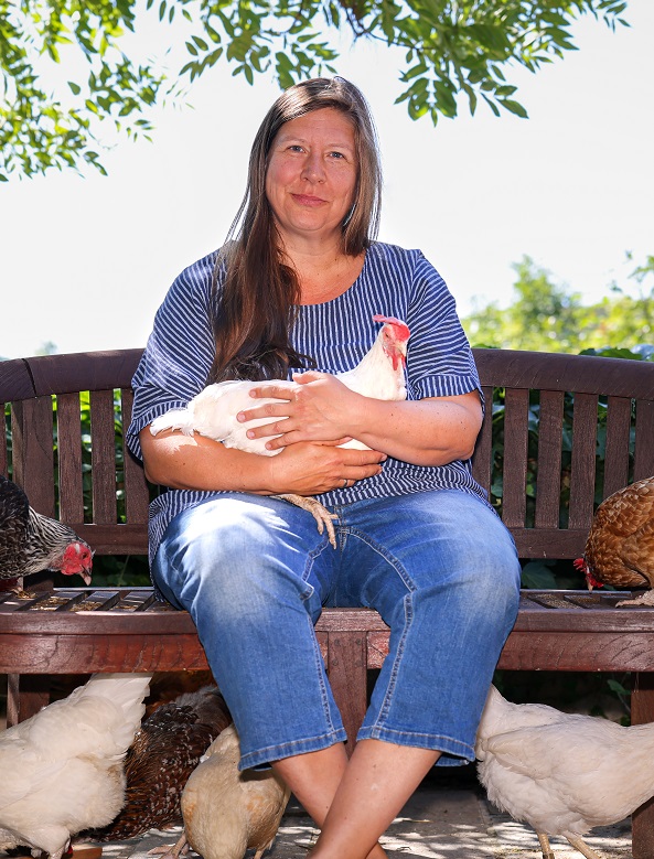Astrid mit Hühnern ©Martin Wacht